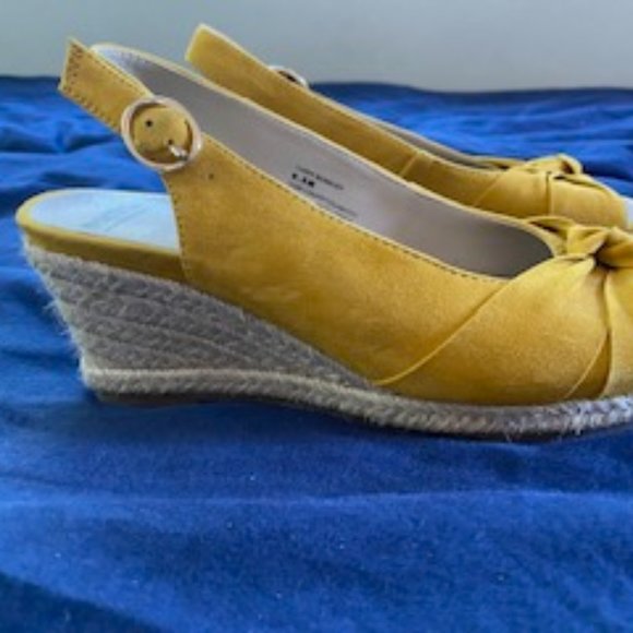 Yellow slingbacks - Picture 5 of 5